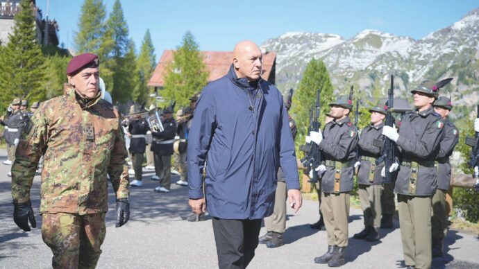 “Insistenze per far lavorare il manager amico di Crosetto”