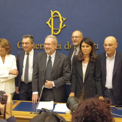 Copertina di Sei punti per dichiarare il Melonellum incostituzionale: pronti 30 ricorsi contro la legge elettorale. “Rischio di votare con questa legge in caso di elezioni anticipate”