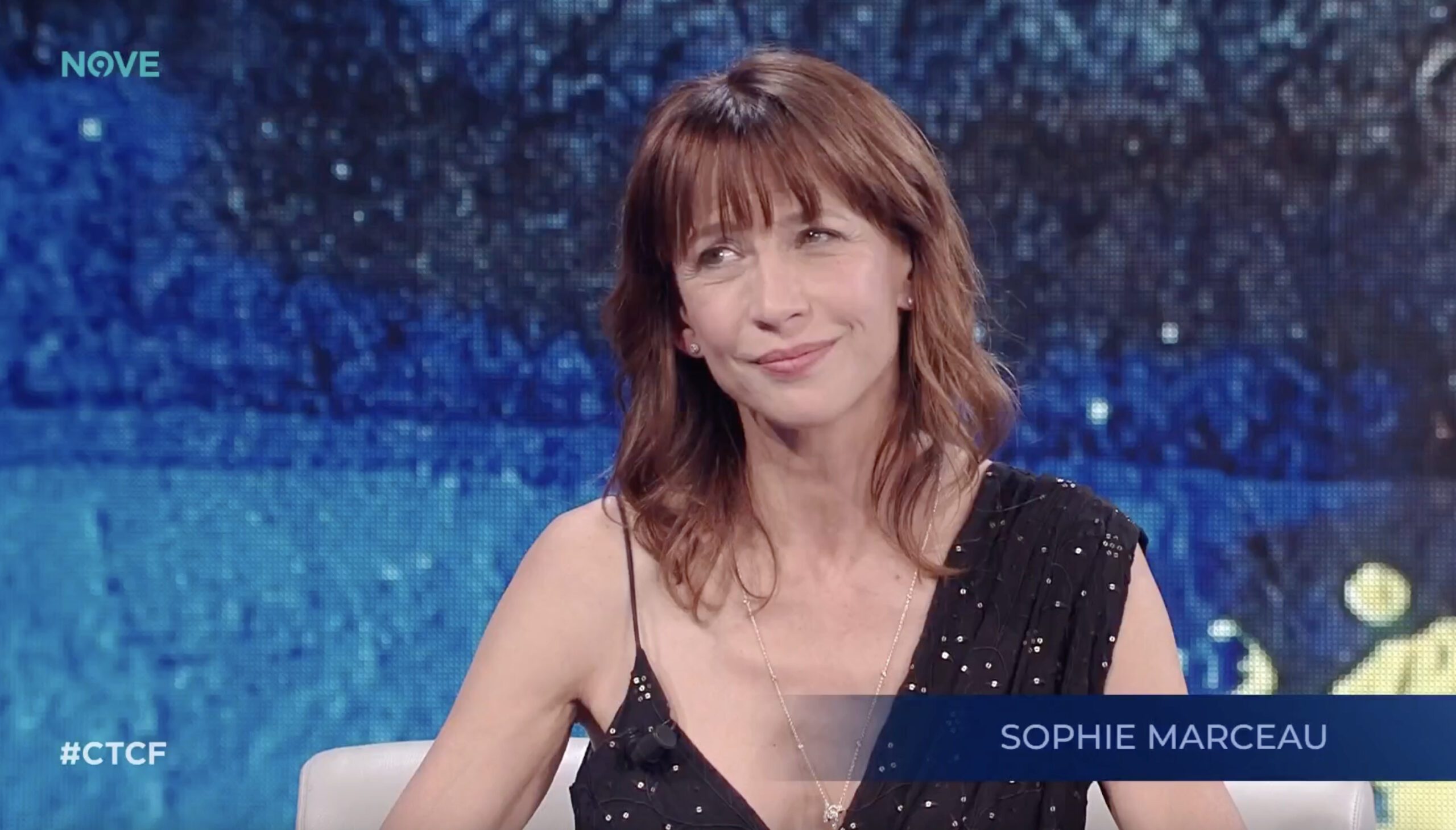 il mondo 232 spaccato tra ricchi e poveri e i liceali francesi sono in strada solo per dire che hanno voglia di lavorare ma la collera e la violenza non vanno mai bene cos236 sophie marceau da Ilfattoquotidiano.it il mondo 232 spaccato tra ricchi e poveri e i liceali francesi sono in strada solo per dire che hanno voglia di lavorare ma la collera e la violenza non vanno mai bene cos236 sophie marceau