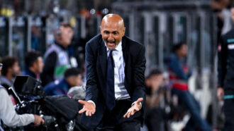Lite tra Spalletti e Pisacane: “Bravi a perdere tempo” e poi “Ti do uno schiaffo”. La ricostruzione