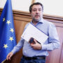 Copertina di Salvini rimette mano al Codice della Strada. Dalle multe alle norme per i motociclisti: ecco tutte le novità