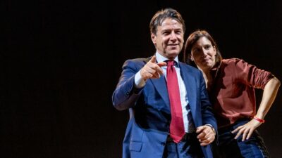 Copertina di Sul Documento testo unitario del Campo Largo, Schlein: “Prima bozza del programma”. Anche Iv firma il no all’aumento delle spese militari proposto dal M5S