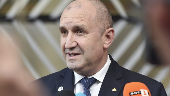 Bulgaria, due navi colpite da droni, una affondata. Premier: “Sospetti su Mosca, convochiamo l’ambasciatrice russa”