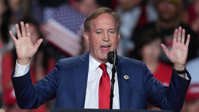 Capodanno a Dubai con l’amante e due latitanti: nuovo scandalo per Ken Paxton, candidato da Trump in Texas