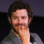 Copertina di “Per far durare un matrimonio 12 anni serve umiltà. È più facile avere sempre ragione quando sei single”: Adam Brody si racconta 