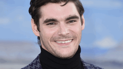 Copertina di È morto RJ Mitte, aveva 34 anni. L’attore della serie tv cult “Breaking Bad” era sostenitore dei diritti delle persone con disabilità: “Le difficoltà sono un punto di forza”