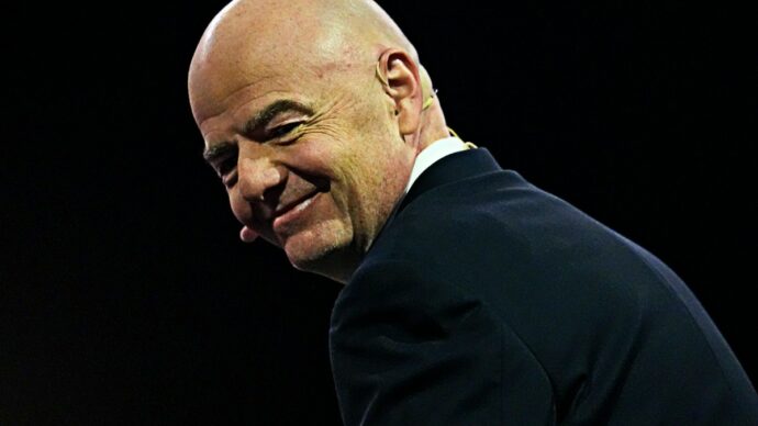 “Infantino ha ricevuto un secondo stipendio milionario tenuto segreto dalla Fifa”: la nuova inchiesta del Times e la vita di lusso del capo del pallone a Miami