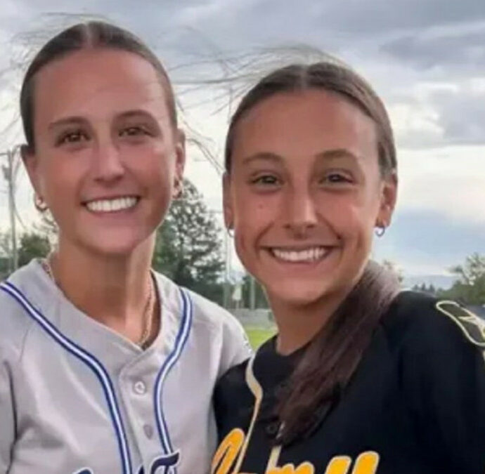 “Sapevo di avere una sorella ma non l’avevo mai incontrata. Poi durante una partita di softball una compagna mi ha indicato un’avversaria identica a me”: la storia di Samantha Rensvold