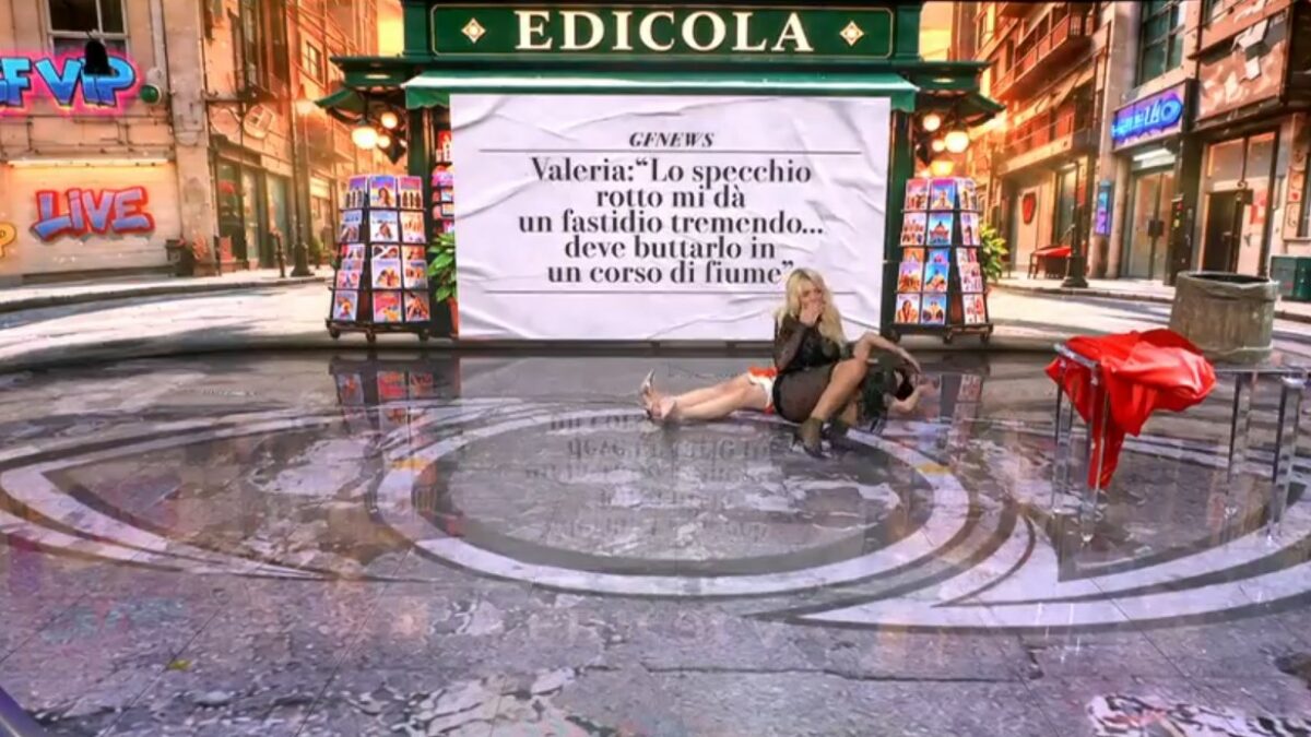 “Mi ha dato una testata in faccia, ho bisogno di un medico. Sto sanguinando”: rovinosa caduta al “Grande Fratello Vip” per Valeria Marini e Carmen Di Pietro