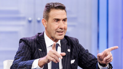 Copertina di Propaganda russa, la lente del Copasir e il focus sui social di Vannacci. L’esperto: “I falsi profili criticano il generale su X”