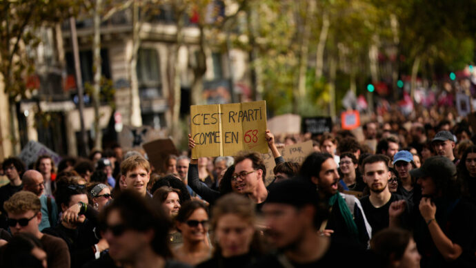 Copertina di Francia, quando con le proteste gli studenti ottennero 4,5 miliardi di franchi. E tutte le volte che i cortei hanno fatto cambiare idea ai governi