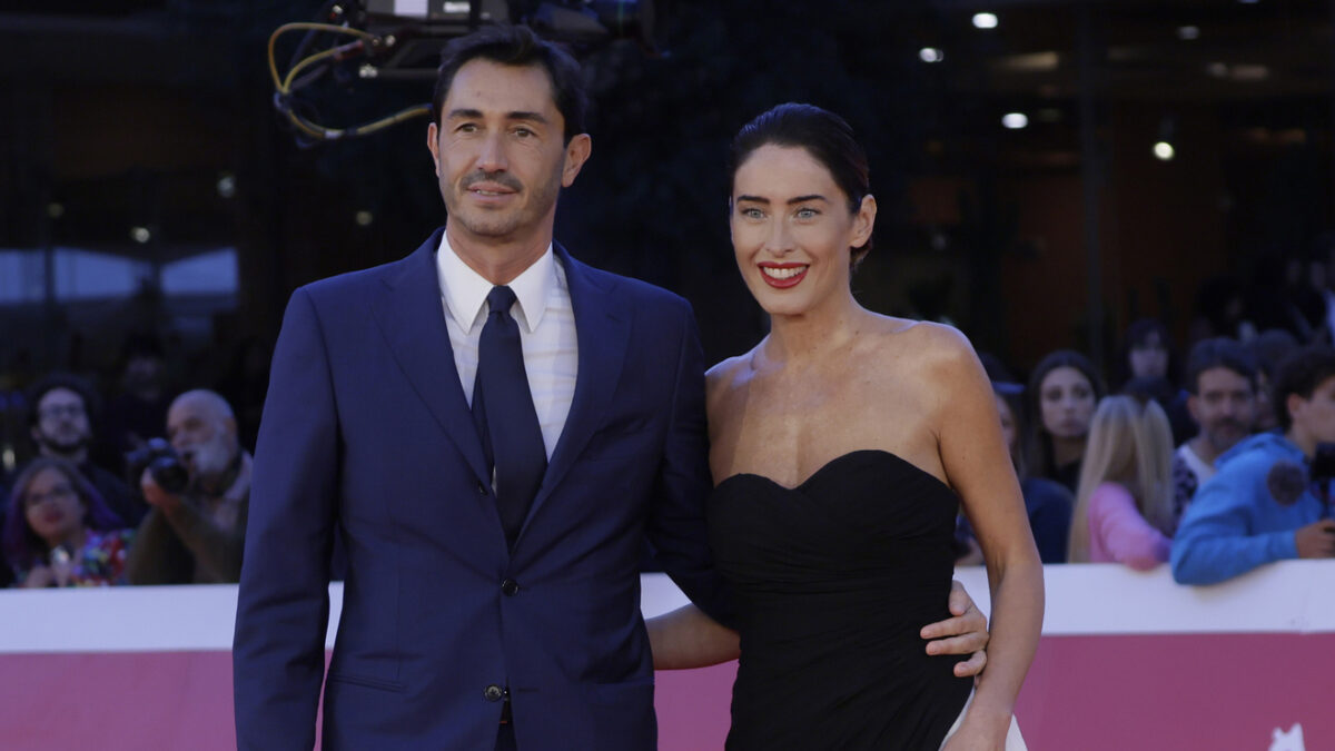 Maria Elena Boschi con il nuovo fidanzato Roberto Vaccarella sul red carpet della Festa del Cinema di Roma: è la prima uscita ufficiale dopo quasi un anno dall’inizio della loro relazione