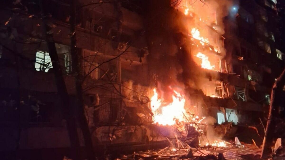 ucraina massiccio attacco russo alle strutture energetiche sei morti zelensky 600mila senza corrente mancanza di rispetto verso gli usa da Ilfattoquotidiano.it ucraina massiccio attacco russo alle strutture energetiche sei morti zelensky 600mila senza corrente mancanza di rispetto verso gli usa