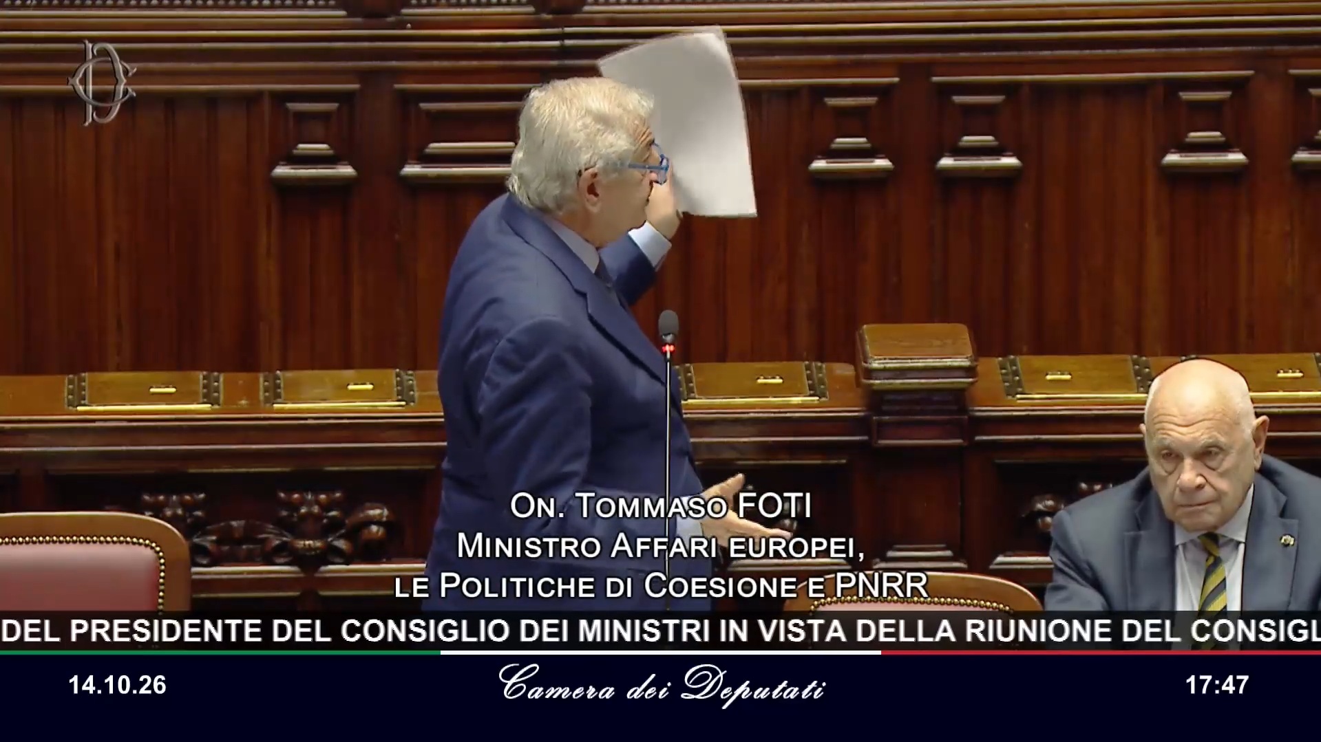 il ministro foti fa confusione coi documenti e sbotta in aula e che cazzo8230 8211 video da Ilfattoquotidiano.it il ministro foti fa confusione coi documenti e sbotta in aula e che cazzo8230 8211 video
