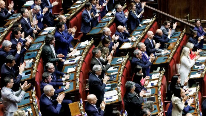 Applausi alla premier, la destra dem va dritta  allo scontro: “Giorgia ha ragione sull’Ucraina”