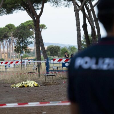 Copertina di “Comanda ancora dalla cella”.  I pm antimafia vogliono il boss Senese al carcere duro