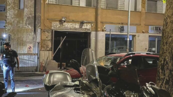 Roma, il vuoto di potere e il rischio della guerra a colpi di bombe