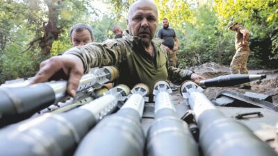 Copertina di Kiev chiede nuove risorse ma Bruxelles vuole aspettare i dati del Fondo monetario