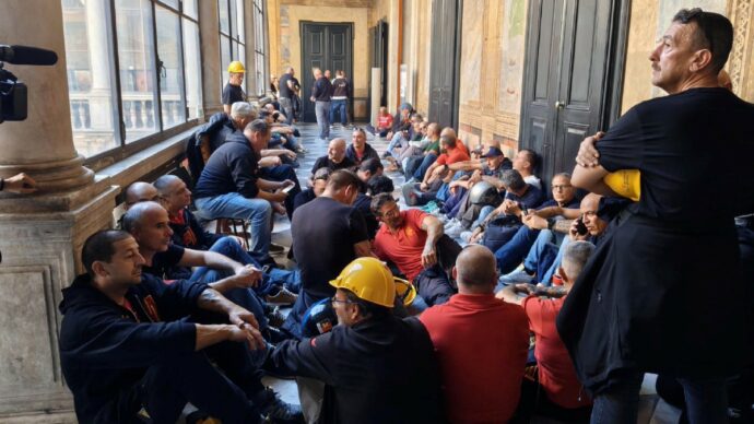 Ex Ilva, commissari: “Taranto e Genova non chiudono”. Per ora