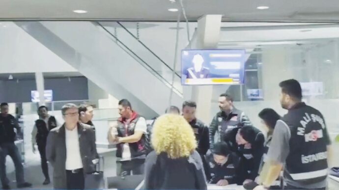 Turchia, blitz polizia nella sede della principale tv d’opposizione