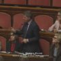 Copertina di L’attacco di Renzi alla premier: “Mi stupisco non dia la colpa anche a Depretis”
