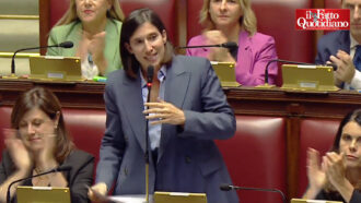 Copertina di Schlein: “Caro affitti, energia, sanità, ex ilva? Per Meloni è sempre colpa di altri”