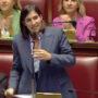 Copertina di Schlein: “Caro affitti, energia, sanità, ex ilva? Per Meloni è sempre colpa di altri”