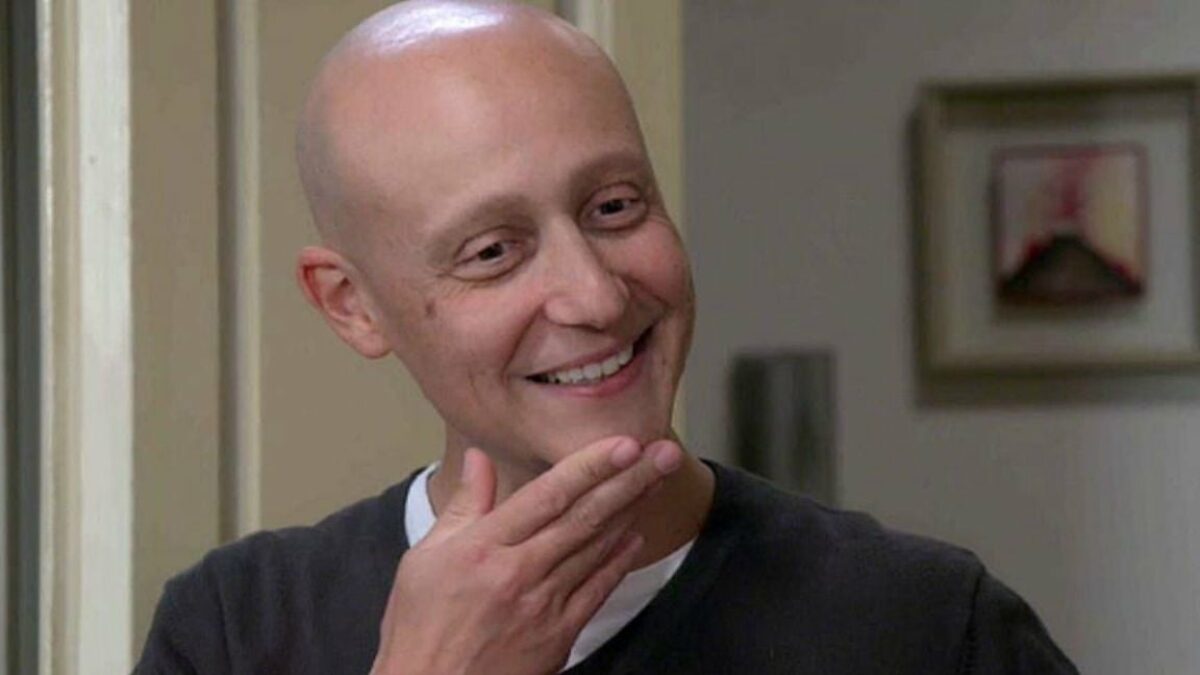 “A Un Posto Al Sole stavo attraversando un periodo difficile con l’alopecia. Per cinque anni sono uscito dalla soap. A me è iniziata quando avevo 16 anni, andava e veniva”: parla Francesco Vitiello