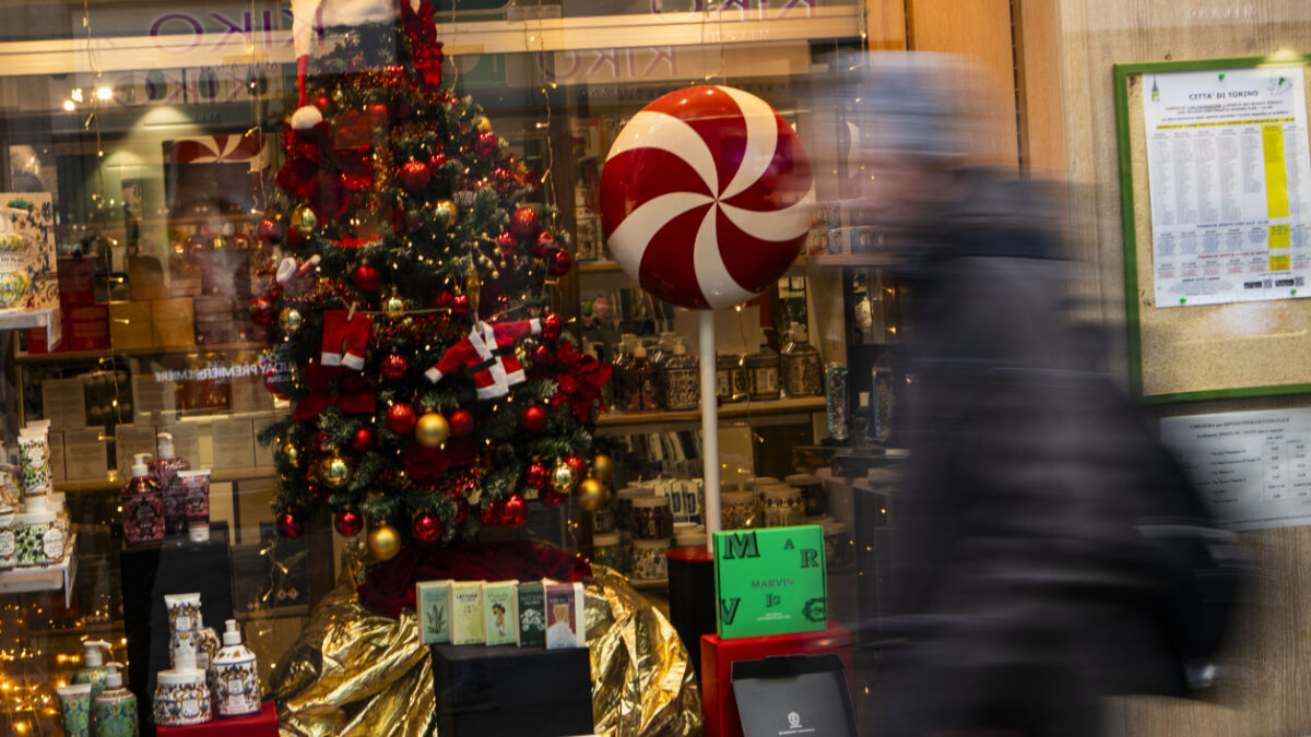 Ma come, è già Natale? Dai calendari dell’Avvento venduti a settembre alle canzoni natalizie ascoltate a ottobre: perché il marketing ci sta rubando l’autunno e cos’è il Christmas Creep