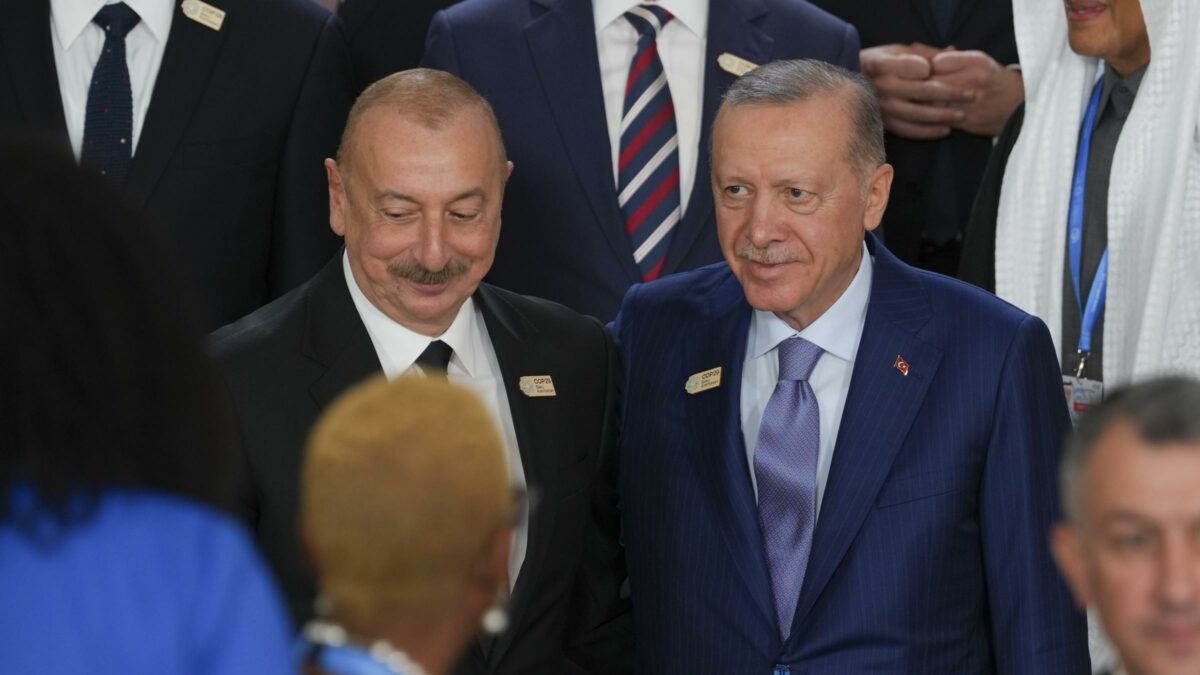 gli alleati turchia e azerbaigian litigano per il divieto di indossare l8217hijab a scuola ma dietro si nasconde l8217avvicinamento di baku a israele da Ilfattoquotidiano.it gli alleati turchia e azerbaigian litigano per il divieto di indossare l8217hijab a scuola ma dietro si nasconde l8217avvicinamento di baku a israele