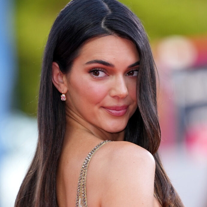 “Uscire con qualcuno sarebbe più facile se fossi lesbica. Gli uomini fanno schifo”: lo rivela Kendall Jenner