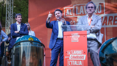 Copertina di Botta e risposta tra Conte, Bonelli e Fratoianni sulla patrimoniale. “Non ha mai funzionato”. “Sbagli, caro Giuseppe”