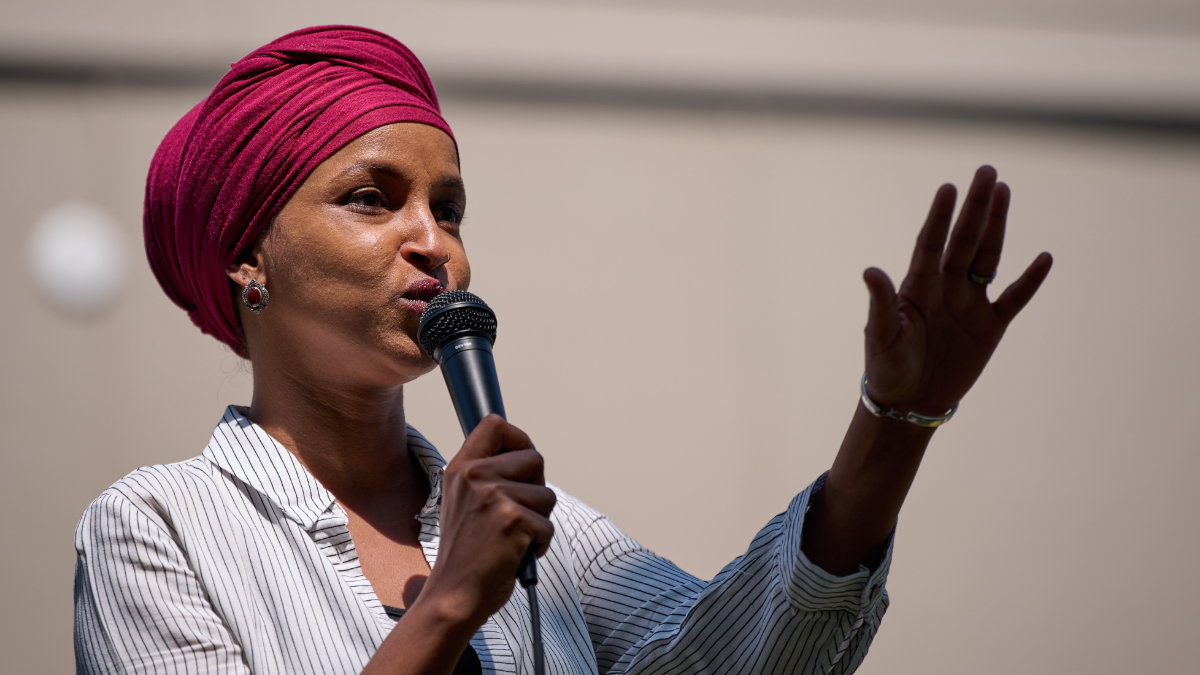 wall street journal trump vuole revocare la cittadinanza a ilhan omar ed espellerla dagli stati uniti da Ilfattoquotidiano.it wall street journal trump vuole revocare la cittadinanza a ilhan omar ed espellerla dagli stati uniti