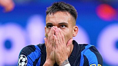Copertina di Inter, Lautaro Martinez finisce ko: tornerà solo dopo la sosta. Per Chivu è il momento peggiore: ecco quali partite salta