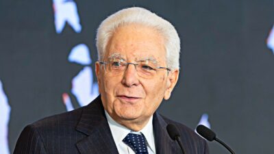 Copertina di Mattarella: “Non si guardi ai giovani con indifferenza o meschina sottovalutazione. Cruciali per la società e la nostra economia”