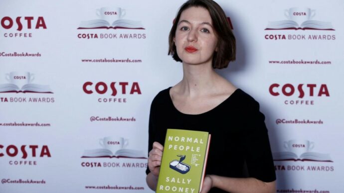 La scrittrice Sally Rooney costretta a ritirare i suoi libri dal Regno Unito per il suo sostegno a Palestine Action