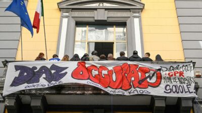 Copertina di Gli studenti tornano in piazza in tutta Italia per il “No Meloni day”, cortei e occupazioni: “Facciamo come in Francia”