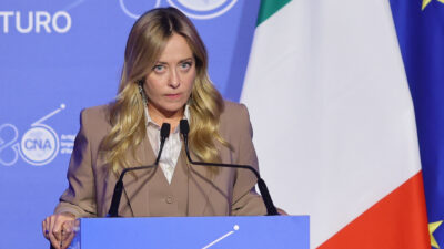 Copertina di Smontata la propaganda di Meloni: nell’anno di abolizione del reddito di cittadinanza +145mila lavoratori in nero. Da quando c’è lei a Chigi +300mila