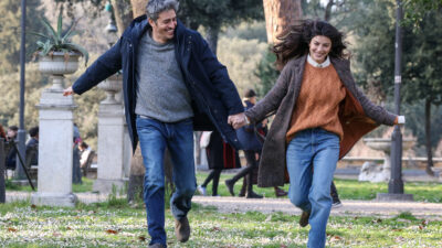 Copertina di Festa del cinema di Roma 2026: Pif con “Il Ministero dell’Amore” riesce a far ridere, ma l’amalgama non c’è