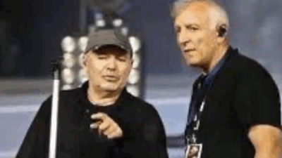 Copertina di ”Mi dispiace per la decisione di Diego di lasciare questa avventura cominciata insieme più di 40 anni fa. Cos’è successo? Lui non ve lo dirà, lo faccio io”: il post di Vasco Rossi sull’addio del suo storico manager del palco