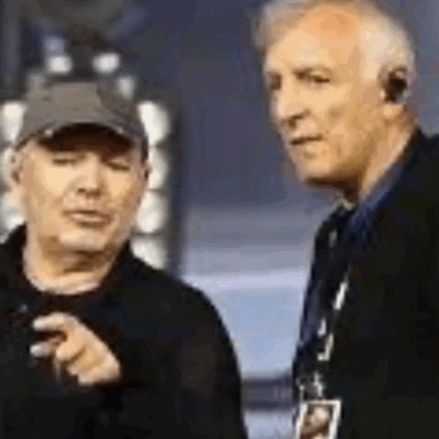 Copertina di ”Mi dispiace per la decisione di Diego di lasciare questa avventura cominciata insieme più di 40 anni fa. Cos’è successo? Lui non ve lo dirà, lo faccio io”: Vasco Rossi sull’addio del suo manager del palco