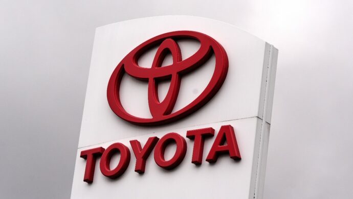 Toyota avverte Bruxelles: “Non siamo ospiti in Europa”. E chiede di cambiare le regole sull’auto