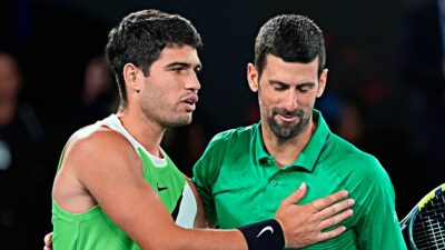Copertina di “Alcaraz si è infortunato perché voleva copiare Djokovic”: la strana teoria di Stubbs