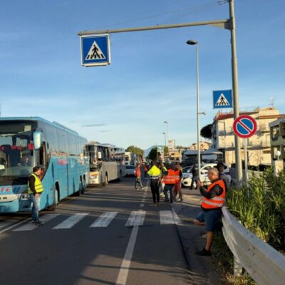 Copertina di Sciopero tir, Sud bloccato: senza diesel e scaffali vuoti