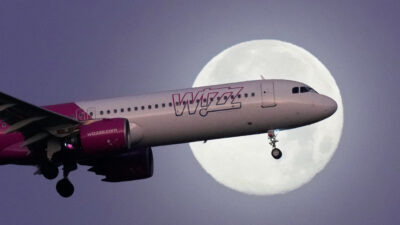 Copertina di Caos voli, Wizz Air offre la possibilità di “riprenotare gratuitamente il volo o ottenere un rimborso”