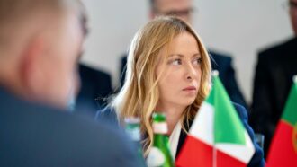 Copertina di Scontri a Milano, Meloni si rivolge alle opposizioni “Ogni reticenza diventa giustificazione”. Sala: “Ragioni comprensibili, violenze ingiustificabili”