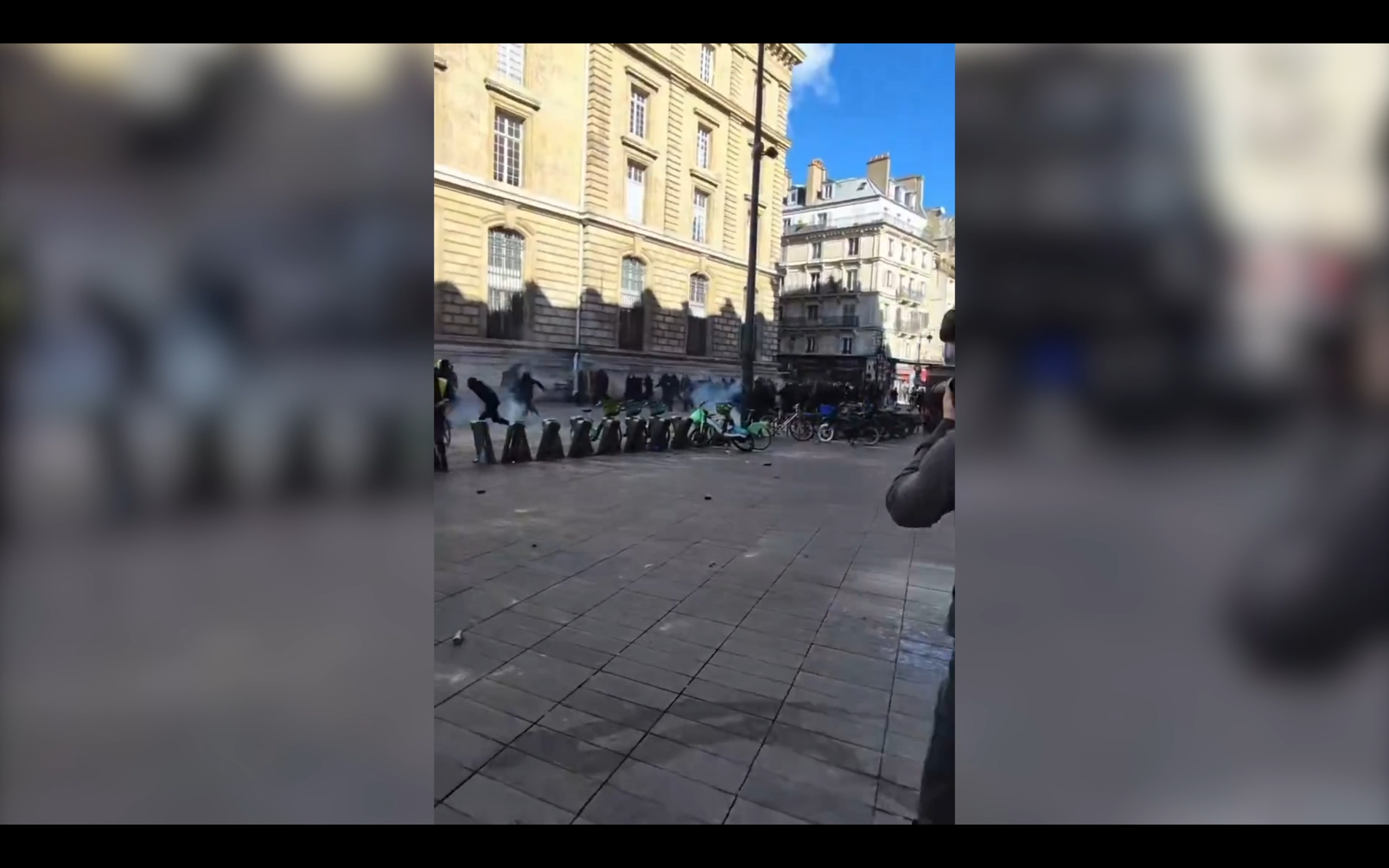 proteste in francia il video degli scontri in place de la r233publique lacrimogeni sui manifestanti da Ilfattoquotidiano.it proteste in francia il video degli scontri in place de la r233publique lacrimogeni sui manifestanti