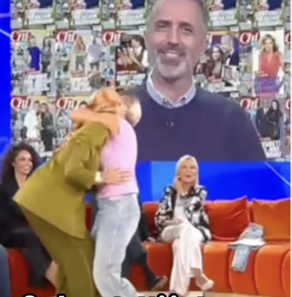 “Mi hai perdonata? Mi ha detestata per anni, sono stata proprio cattiva, ma era una situazione inevitabile…”: Antonella Elia e Rita Rusic fanno pace a La Volta Buona, ma poi cadono rovinosamente a terra