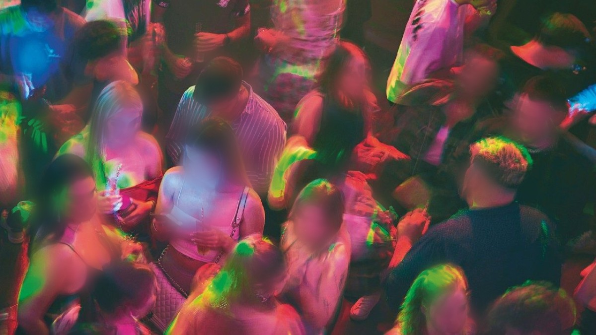 respinto all8217ingresso della discoteca torna in auto e investe due persone ventenne ai domiciliari a torino da Ilfattoquotidiano.it respinto all8217ingresso della discoteca torna in auto e investe due persone ventenne ai domiciliari a torino