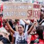 Copertina di Corteo Cgil a Roma, Landini: “Il 20 novembre sciopero generale, no all’aumento delle spese militari”. In piazza anche Conte e Schlein: “Costruiamo insieme l’alternativa a Meloni”